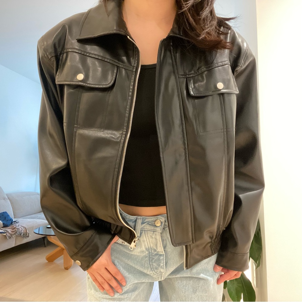 Retro Punk Chic Oversized Faux Leather Jacket with Bold Shoulder Padding